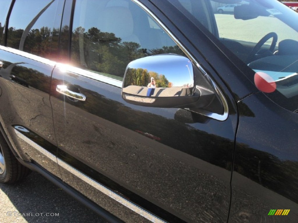 2012 Grand Cherokee Limited 4x4 - Brilliant Black Crystal Pearl / Black/Light Frost Beige photo #24