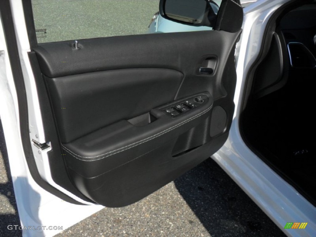 2012 200 Limited Sedan - Bright White / Black photo #8
