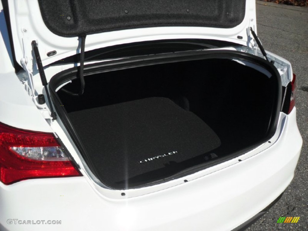 2012 200 Limited Sedan - Bright White / Black photo #17