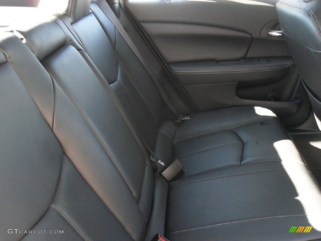 2012 200 Limited Sedan - Bright White / Black photo #18