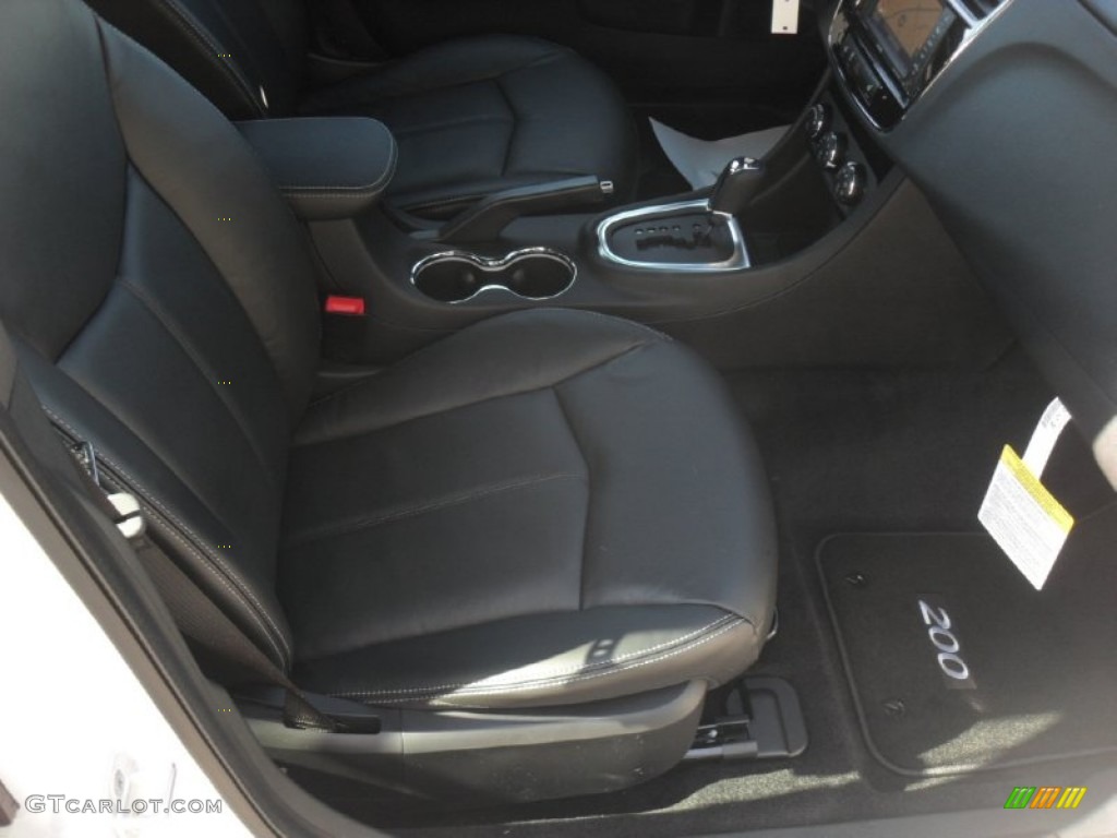 2012 200 Limited Sedan - Bright White / Black photo #19