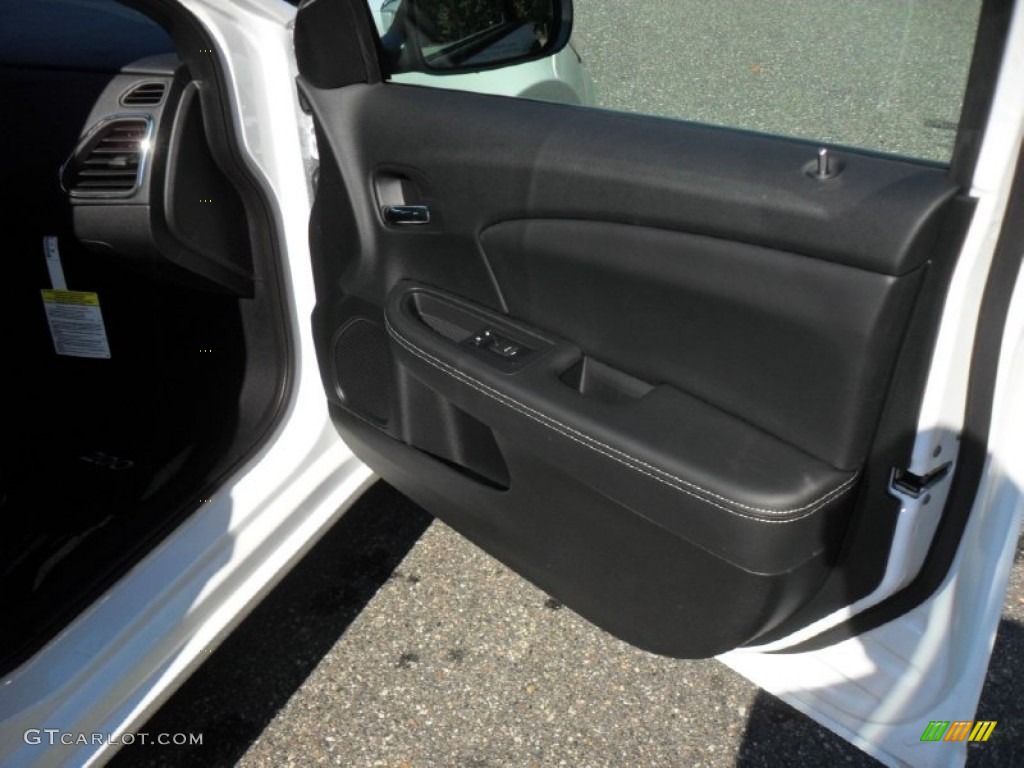 2012 200 Limited Sedan - Bright White / Black photo #20