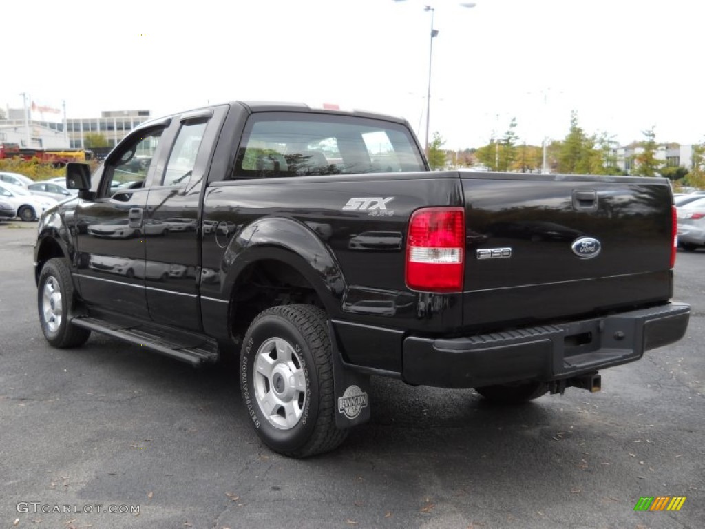 2004 F150 STX SuperCab 4x4 - Black / Medium Graphite photo #3