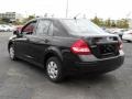 Super Black - Versa 1.6 Sedan Photo No. 3