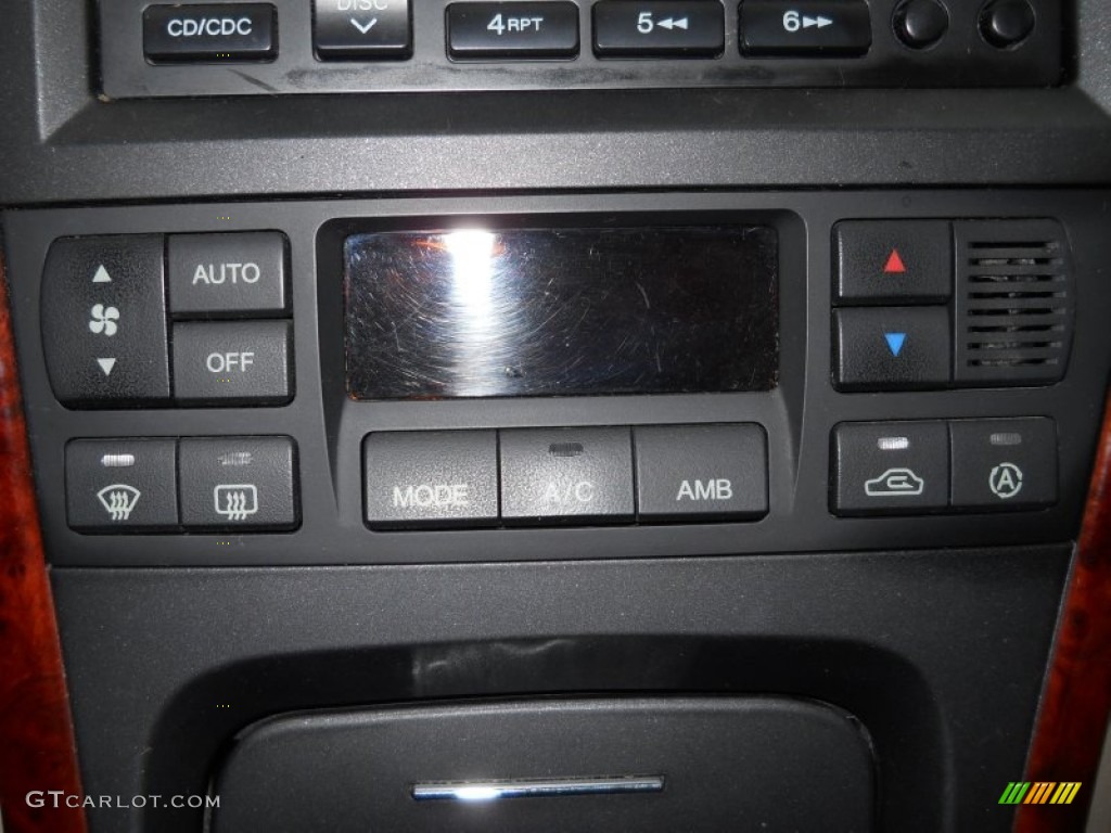 2004 Kia Optima EX V6 Controls Photo #55655906