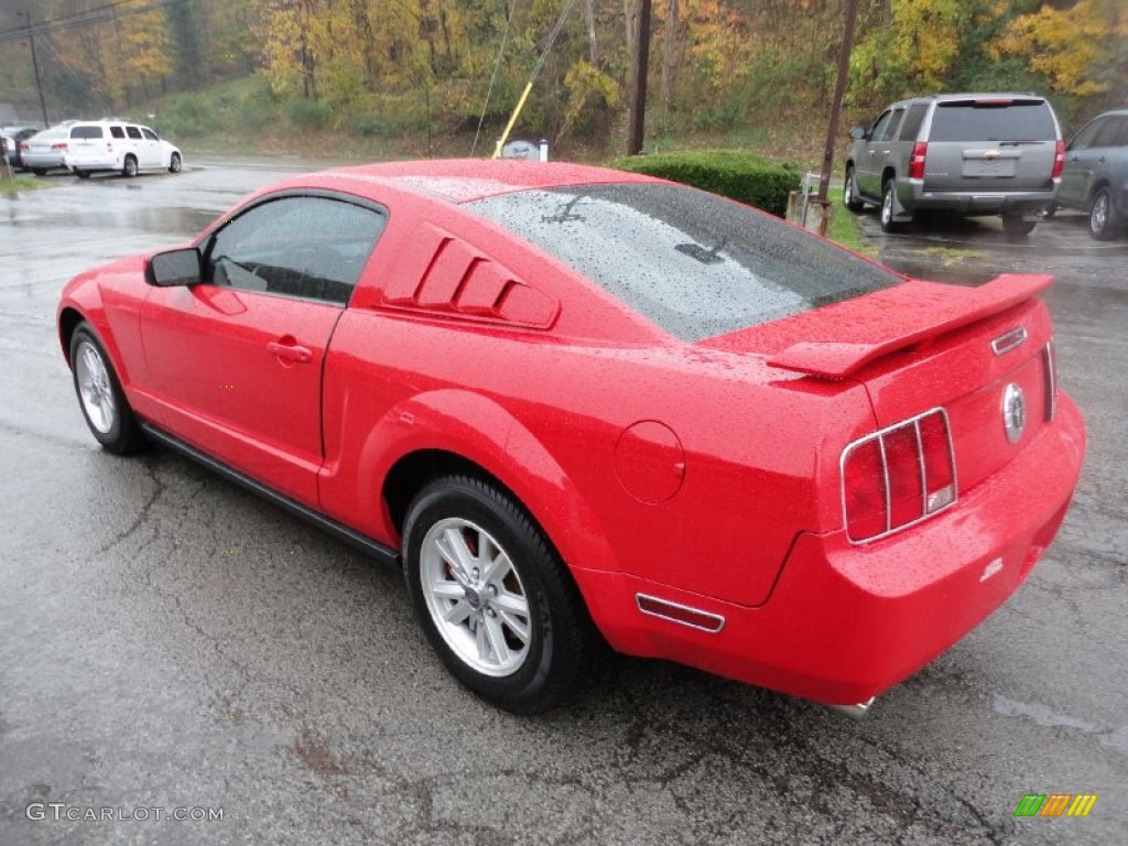 2007 Mustang V6 Premium Coupe - Torch Red / Light Graphite photo #4