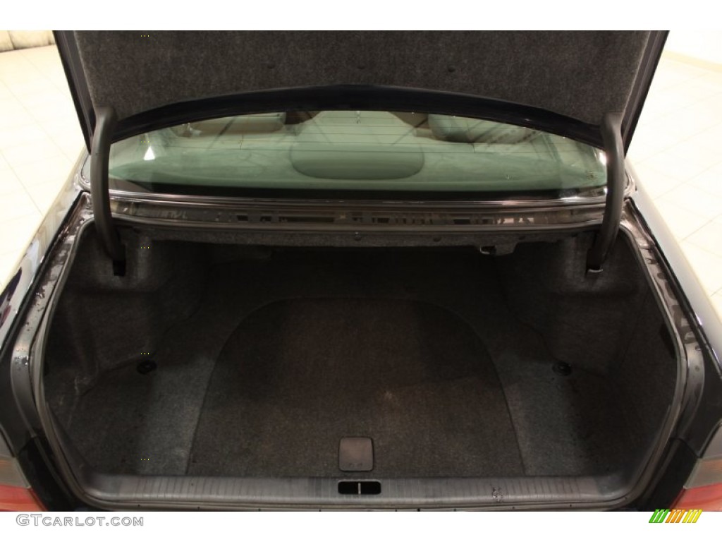 2002 Cadillac Seville STS Trunk Photos