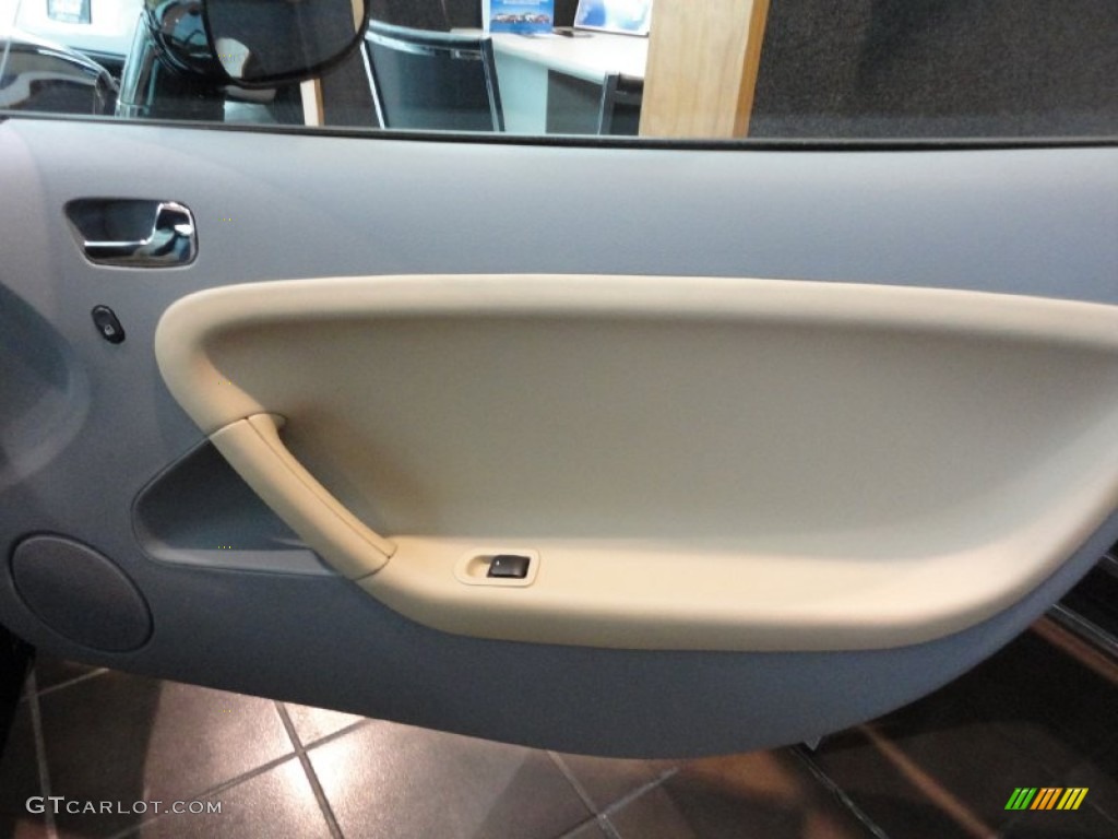 2007 Pontiac Solstice Roadster Steel/Sand Door Panel Photo #55657304