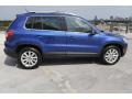 Sapphire Blue Metallic - Tiguan SE Photo No. 9