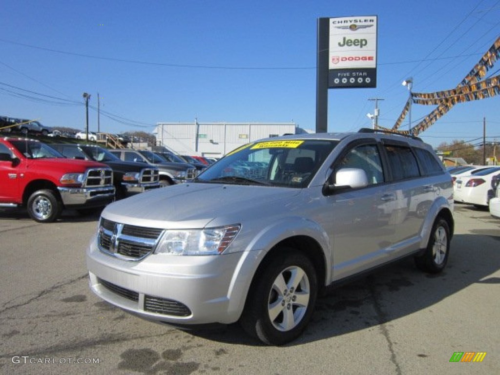Bright Silver Metallic Dodge Journey