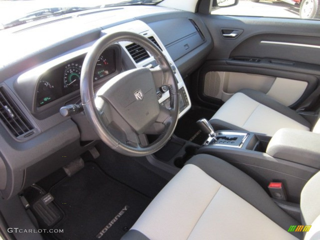 2009 Journey SXT - Bright Silver Metallic / Dark Slate Gray/Light Graystone photo #11