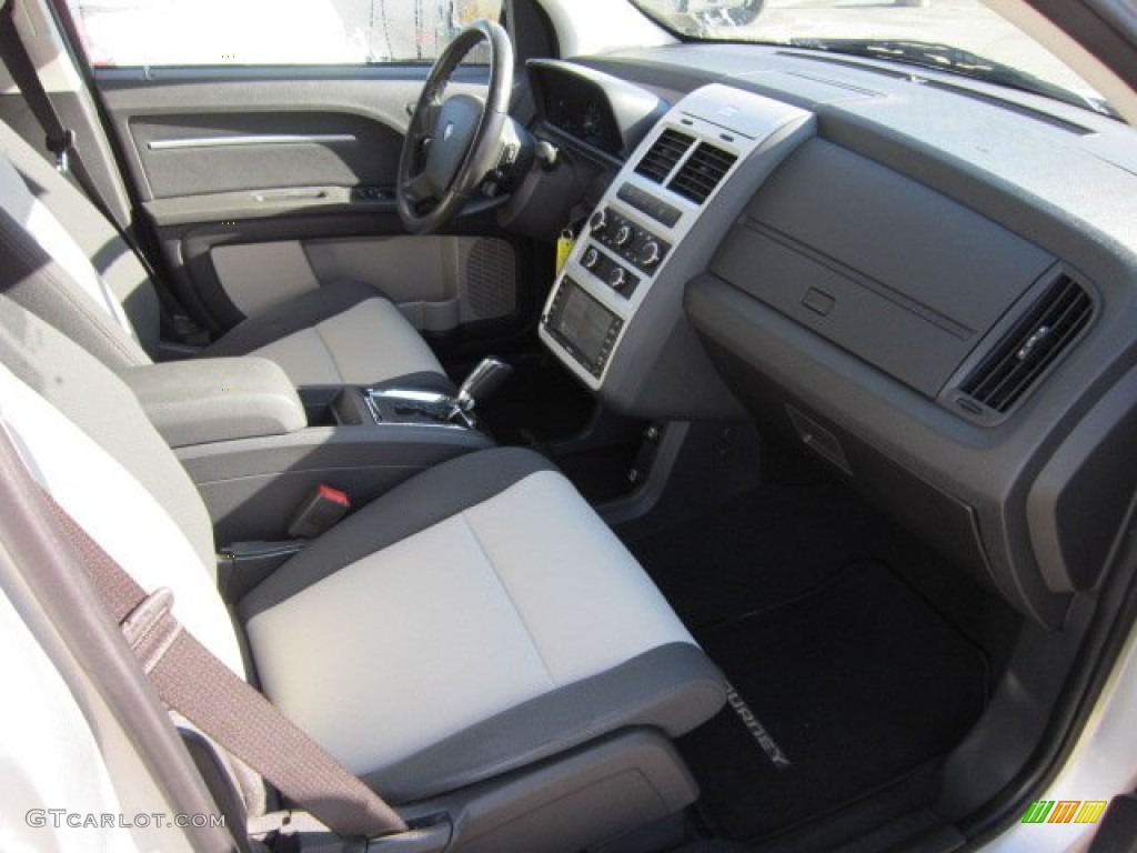 2009 Journey SXT - Bright Silver Metallic / Dark Slate Gray/Light Graystone photo #20