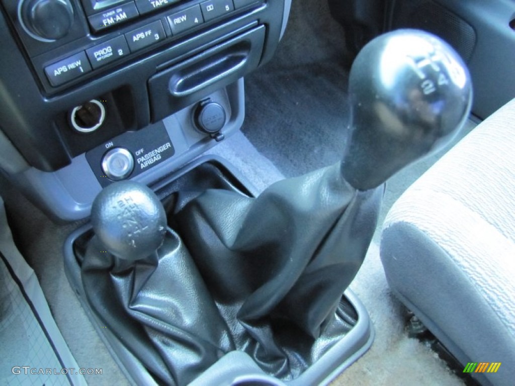 1998 Nissan Frontier XE Extended Cab 4x4 Transmission Photos