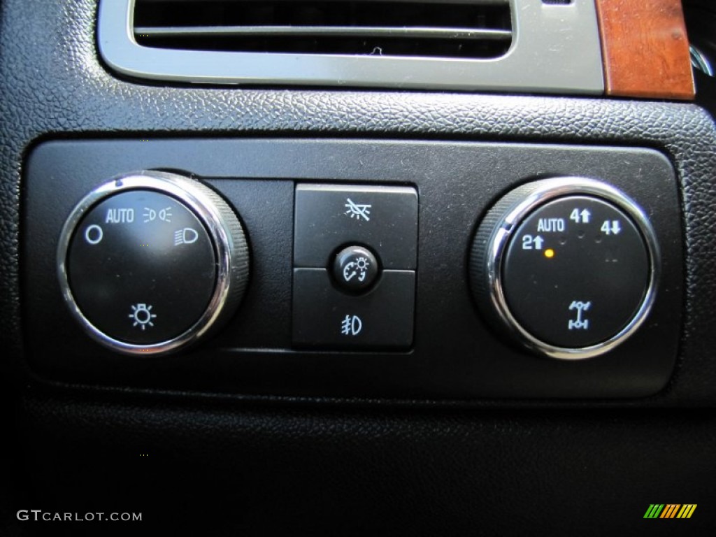 2008 Chevrolet Tahoe LTZ 4x4 Controls Photo #55665046