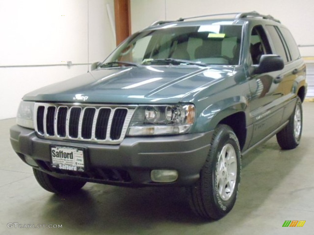 2002 Grand Cherokee Laredo 4x4 - Onyx Green Pearlcoat / Taupe photo #1