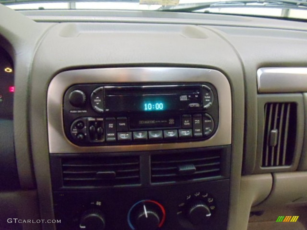 2002 Grand Cherokee Laredo 4x4 - Onyx Green Pearlcoat / Taupe photo #14