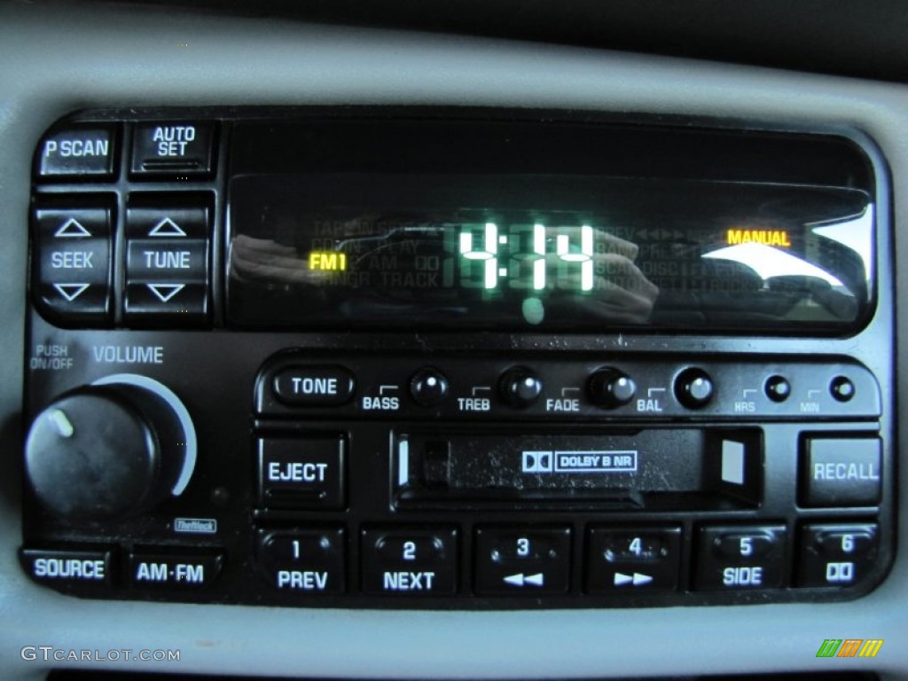 2003 Park Avenue  - Silver Blue Ice Metallic / Medium Gray photo #13