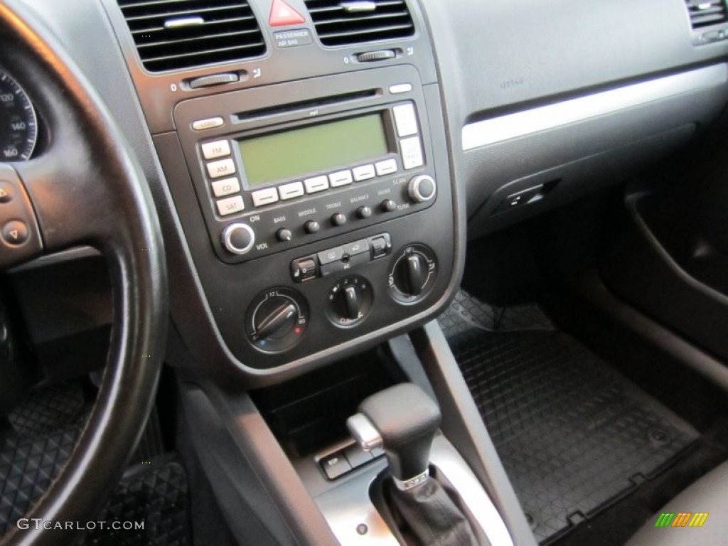 2006 Volkswagen Jetta TDI Sedan Controls Photo #55668158