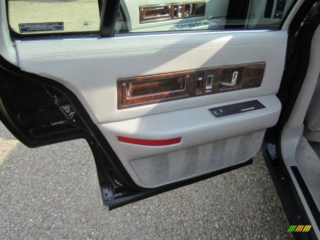 1996 Cadillac Fleetwood Standard Fleetwood Model Gray Door Panel Photo #55668961