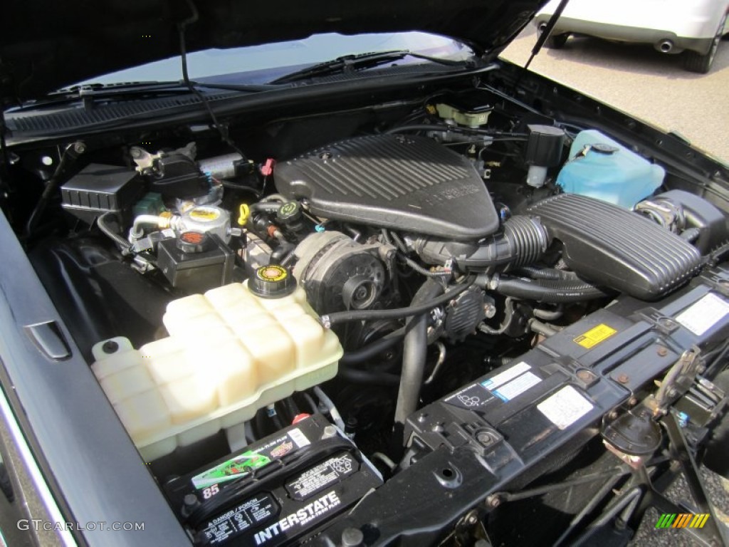 1996 Cadillac Fleetwood Standard Fleetwood Model 5.7 Liter OHV 16-Valve V8 Engine Photo #55669034