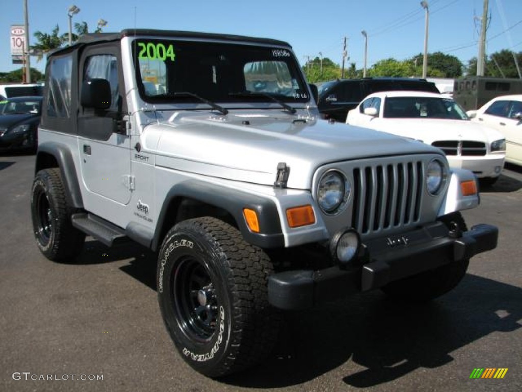 Bright Silver Metallic 2004 Jeep Wrangler Sport 4x4 Exterior Photo #55671775