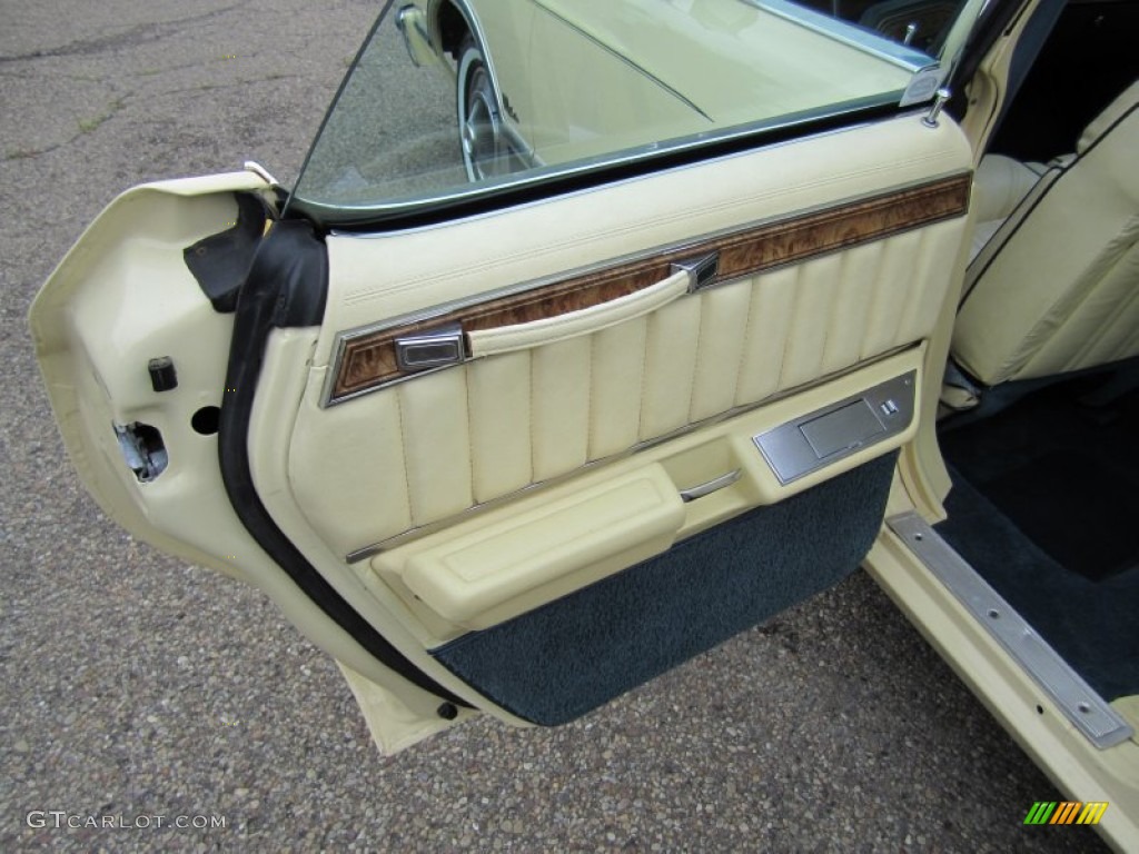 1977 Ford LTD Landau 4 Door Pillared Hardtop Cream/Blue Piping Door Panel Photo #55672534