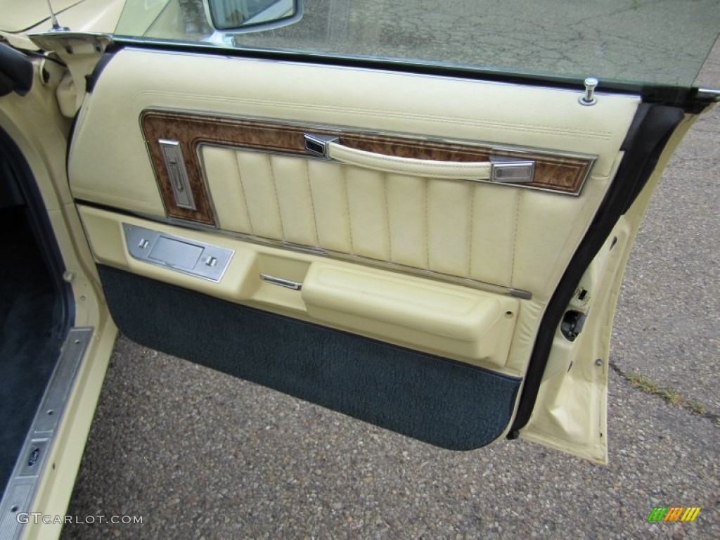1977 Ford LTD Landau 4 Door Pillared Hardtop Cream/Blue Piping Door Panel Photo #55672906