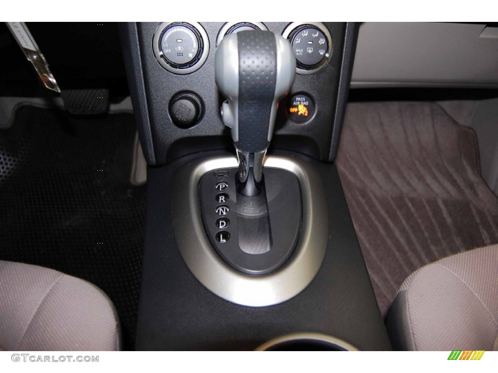 2010 Rogue S 360 Value Package - Phantom White / Gray photo #22