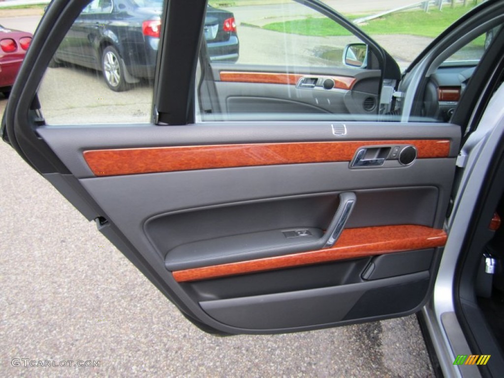 2004 Volkswagen Phaeton V8 4Motion Sedan Anthracite Door Panel Photo #55675243
