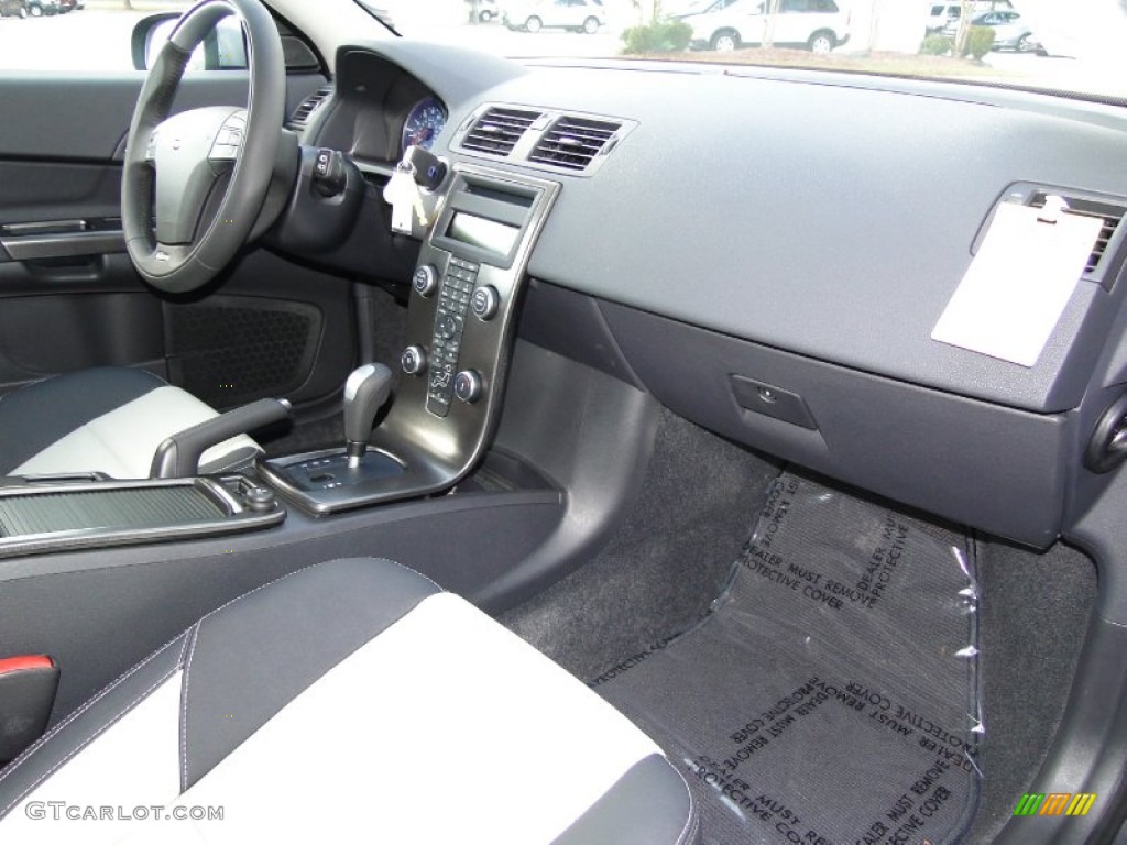2012 C30 T5 R-Design - Titanium Grey Metallic / R Design Off Black/Calcite photo #13