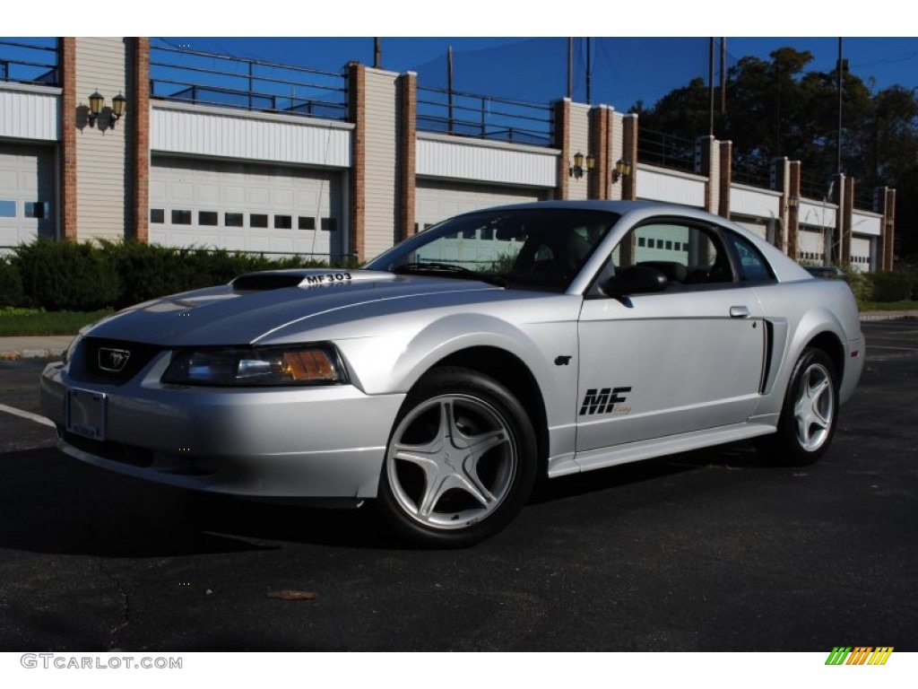 2001 Mustang GT Coupe - Silver Metallic / Dark Charcoal photo #1