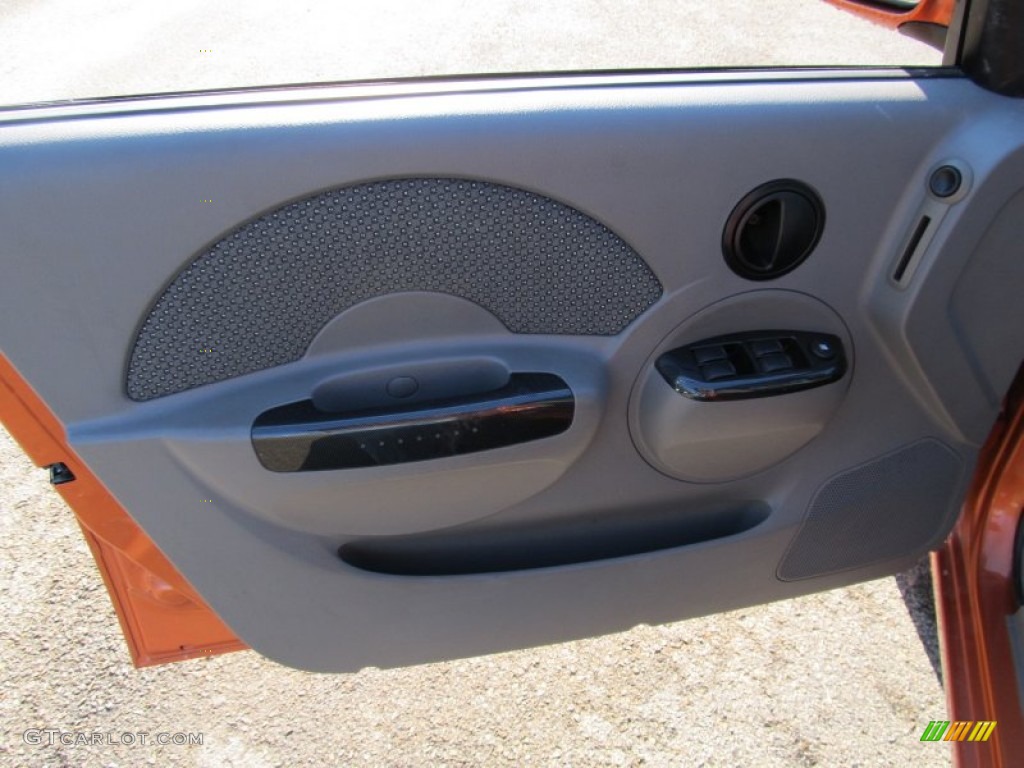 2005 Aveo LT Hatchback - Spicy Orange Metallic / Gray photo #8