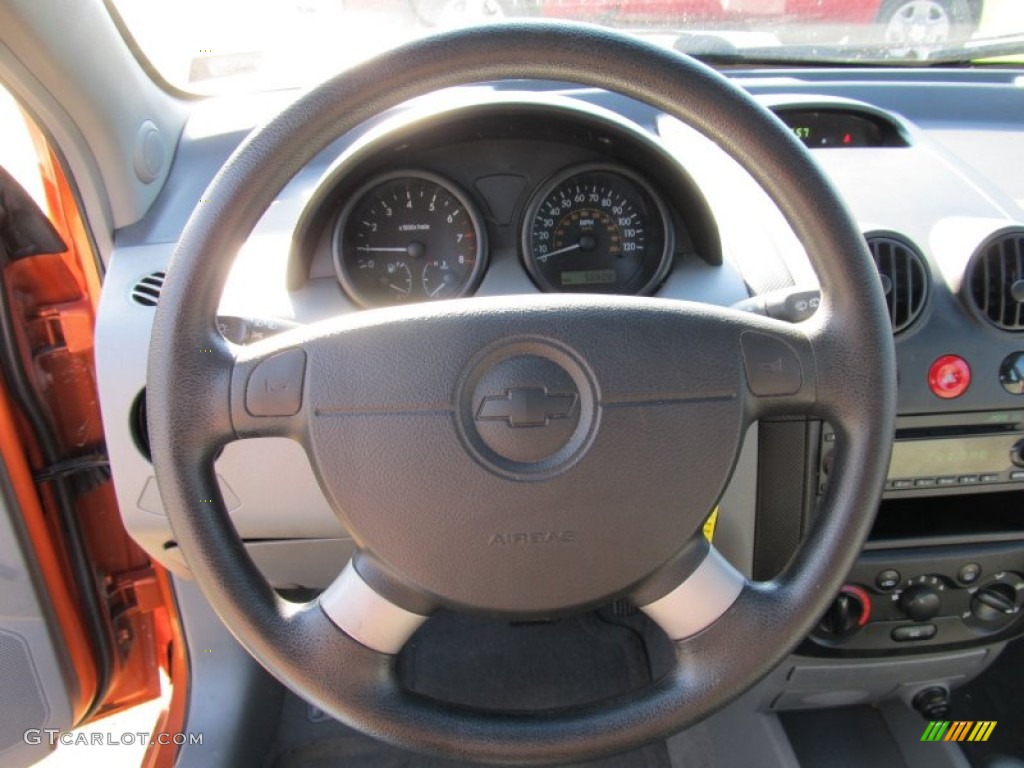 2005 Chevrolet Aveo LT Hatchback Steering Wheel Photos