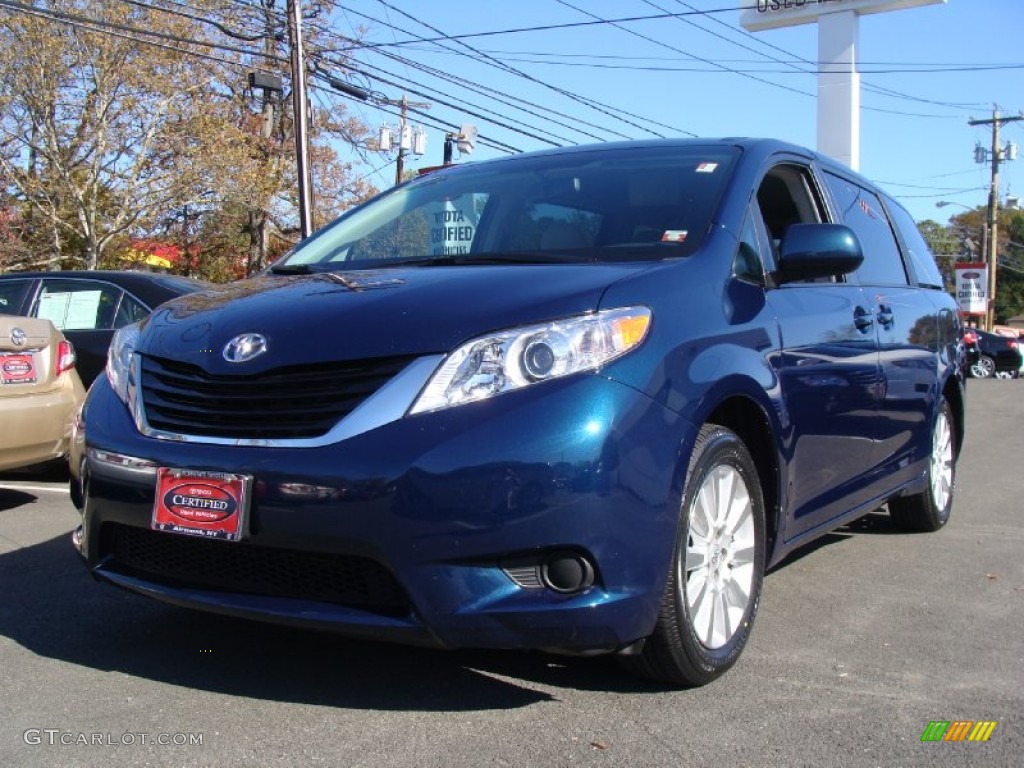 2011 Sienna LE AWD - South Pacific Blue Pearl / Light Gray photo #1