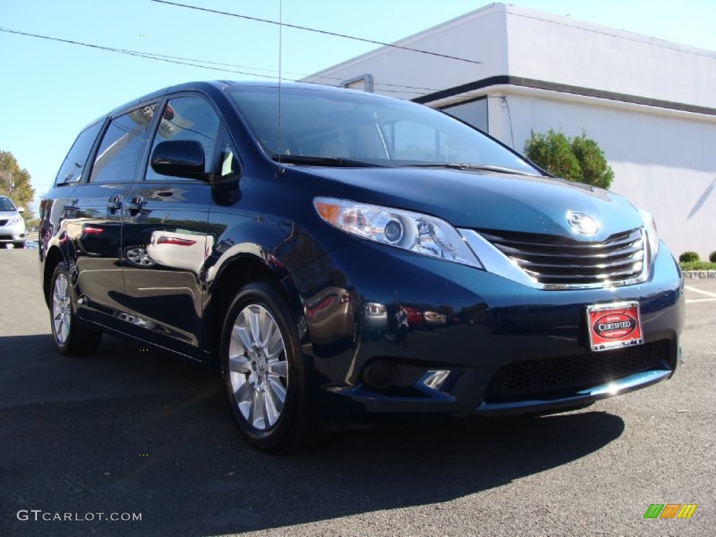 2011 Sienna LE AWD - South Pacific Blue Pearl / Light Gray photo #3