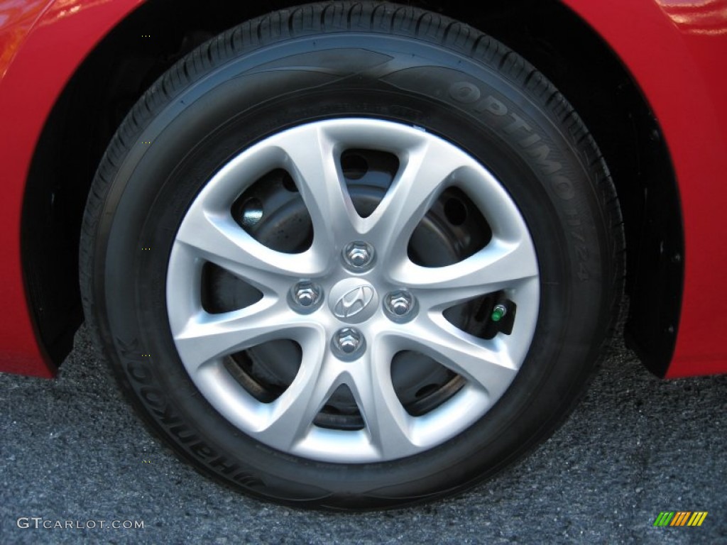 2012 Hyundai Accent GS 5 Door Wheel Photos