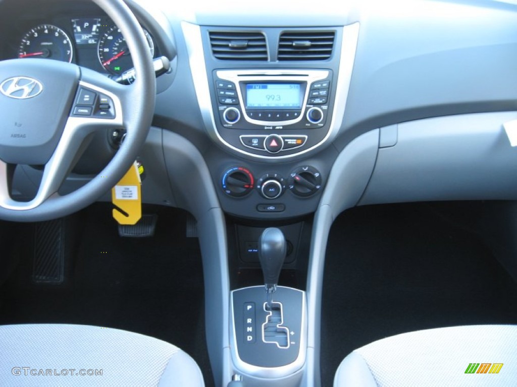 2012 Hyundai Accent GS 5 Door Controls Photo #55681302