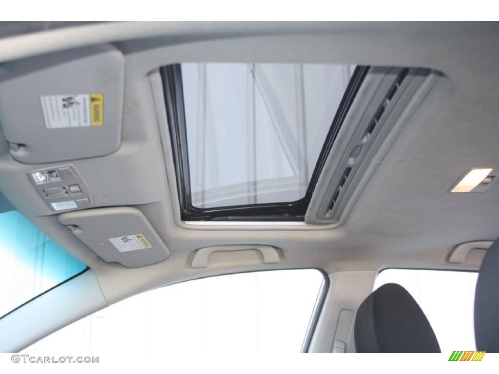 2004 Mazda MAZDA3 s Hatchback Sunroof Photos