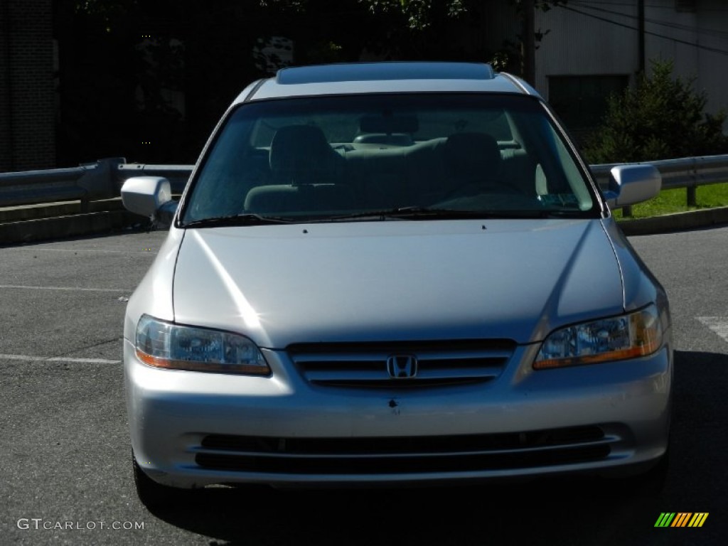 2002 Accord SE Sedan - Satin Silver Metallic / Quartz Gray photo #2