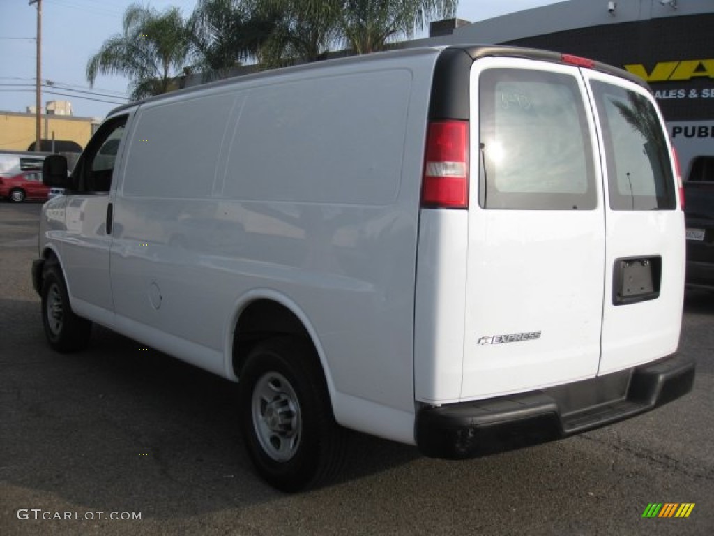 2009 Express 2500 Cargo Van - Summit White / Medium Pewter photo #3