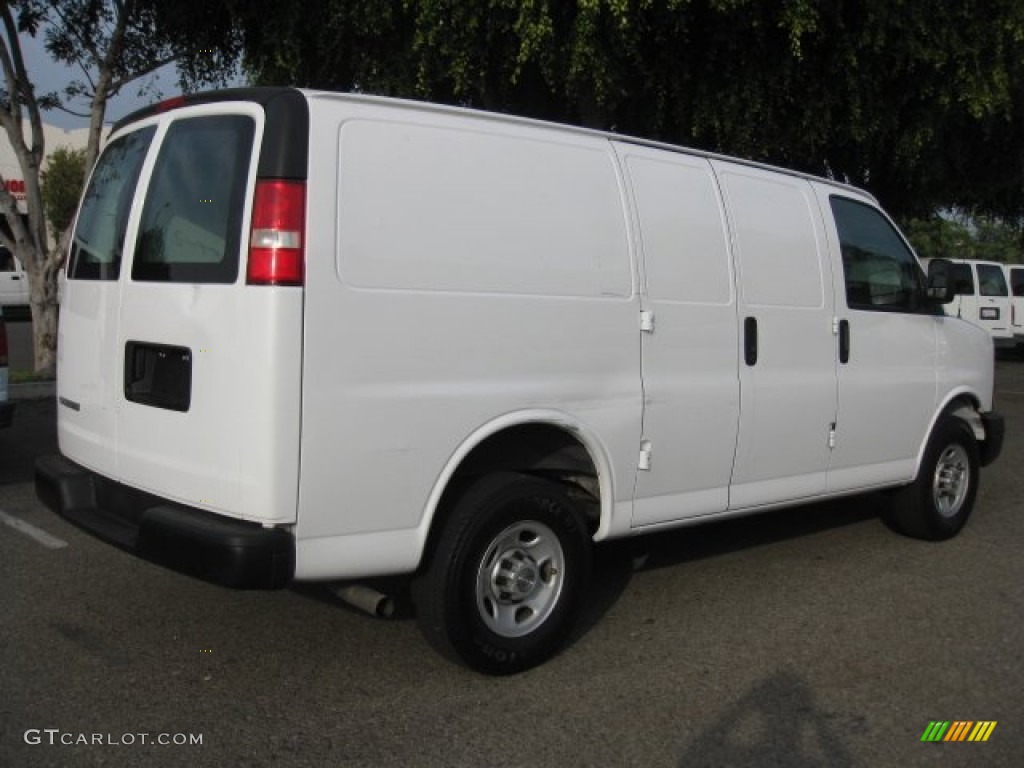 2009 Express 2500 Cargo Van - Summit White / Medium Pewter photo #5