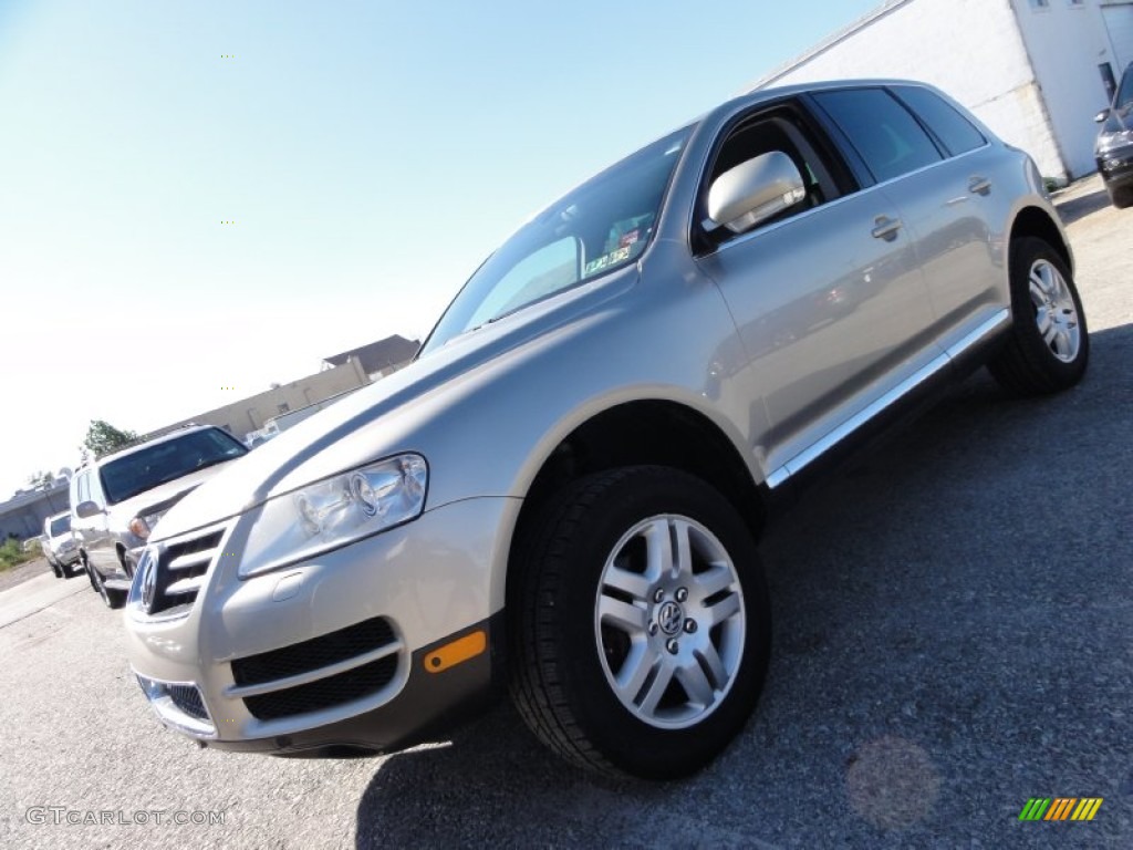 Wheat Beige Metallic 2004 Volkswagen Touareg V8 Exterior Photo #55691947