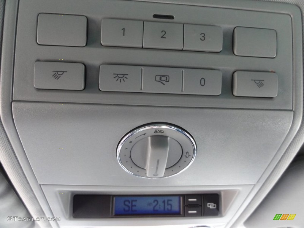 2004 Volkswagen Touareg V8 Controls Photo #55692256