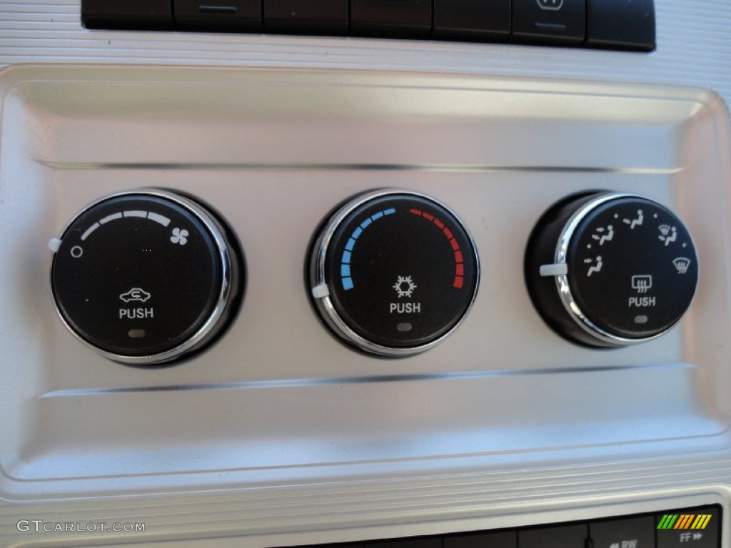 2009 Dodge Journey SXT Controls Photo #55693635