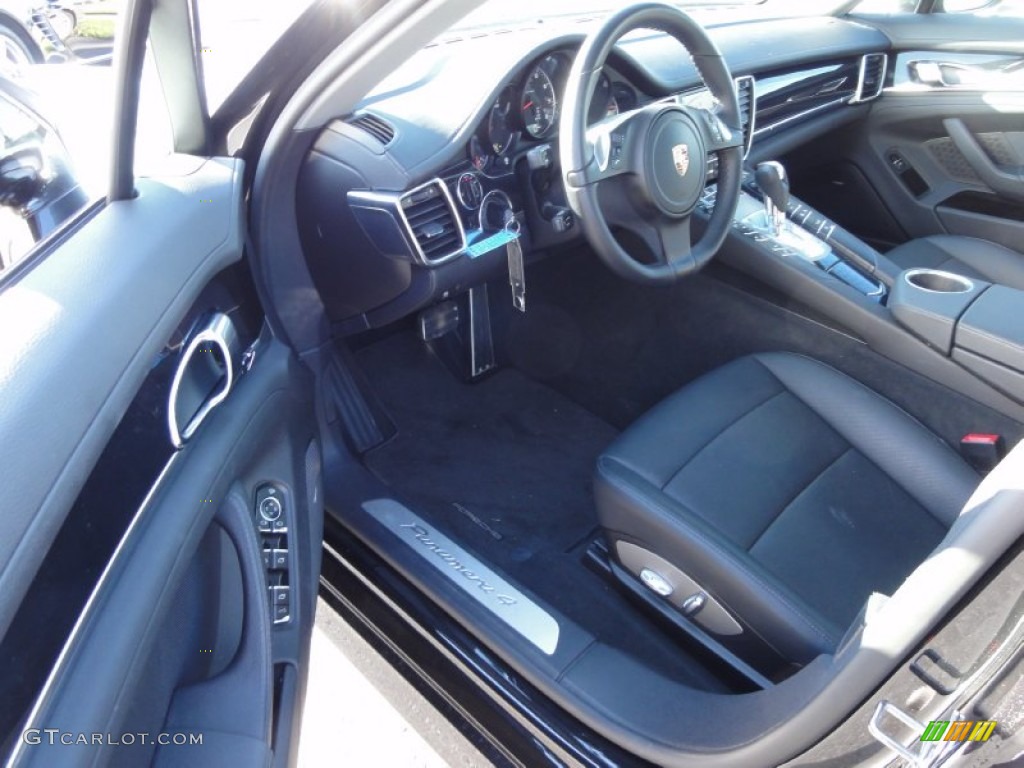 Black Interior 2011 Porsche Panamera 4 Photo #55695435