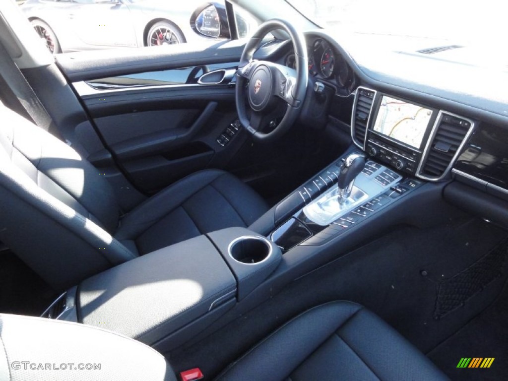 Black Interior 2011 Porsche Panamera 4 Photo #55695490