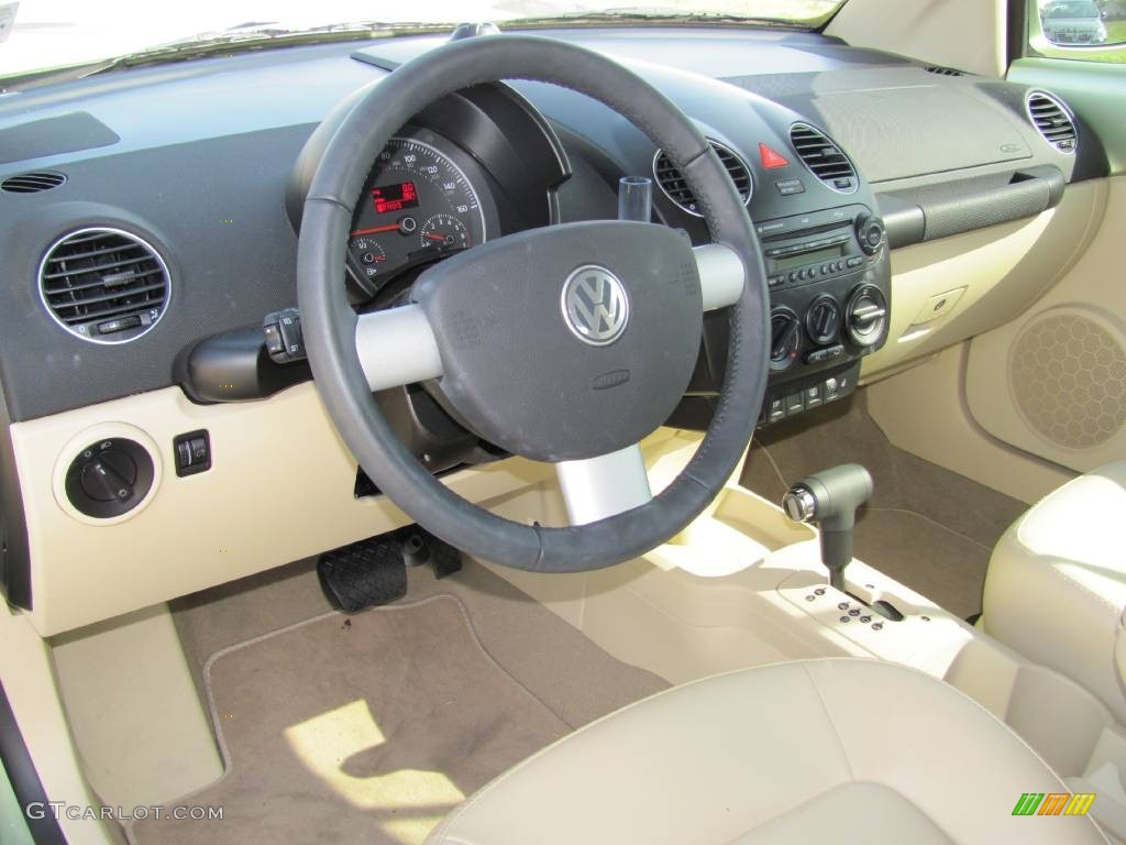 2009 Volkswagen New Beetle 2.5 Convertible Cream Dashboard Photo #55695631
