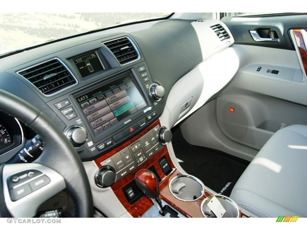 2012 Toyota Highlander Limited 4WD Controls Photo #55699427