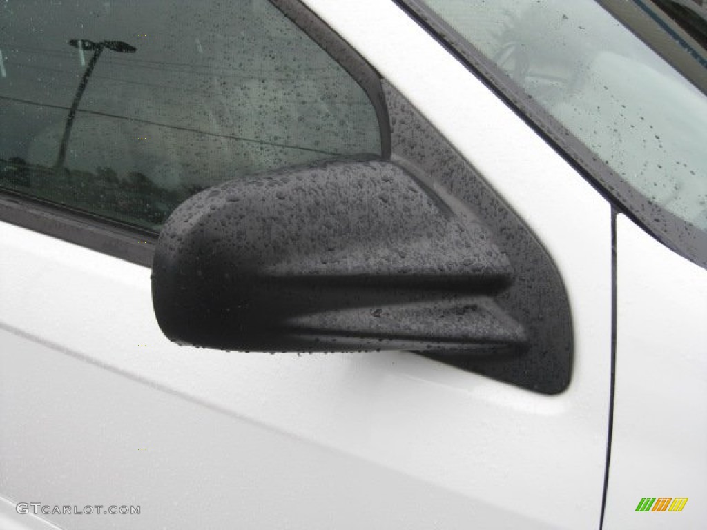 2004 Aztek AWD - Summit White / Dark Taupe photo #15