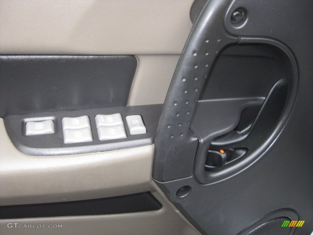 2004 Aztek AWD - Summit White / Dark Taupe photo #20